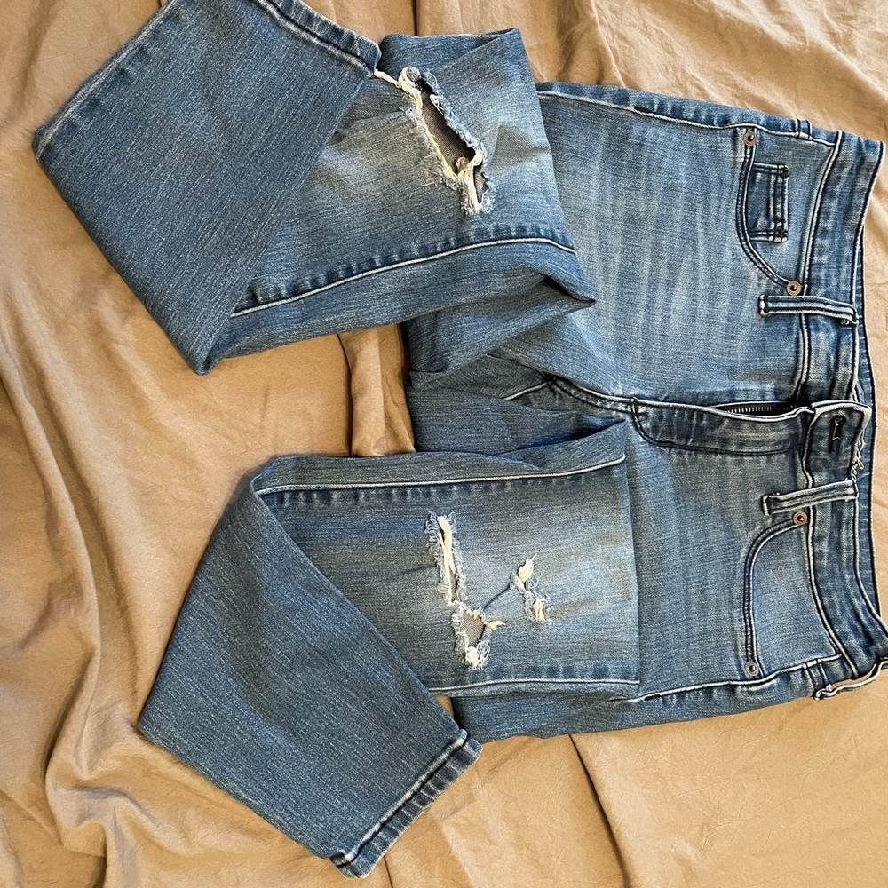 Universal Thread Mid Rise Distressed Jegging